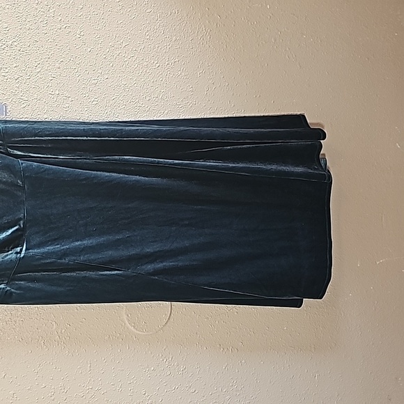 Lane Bryant Green Velvet Midi length Dress - Picture 4 of 8